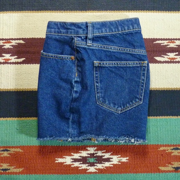 PINK Victoria's Secret Blue Denim Jean Shorts Size 26 - Picture 3 of 8